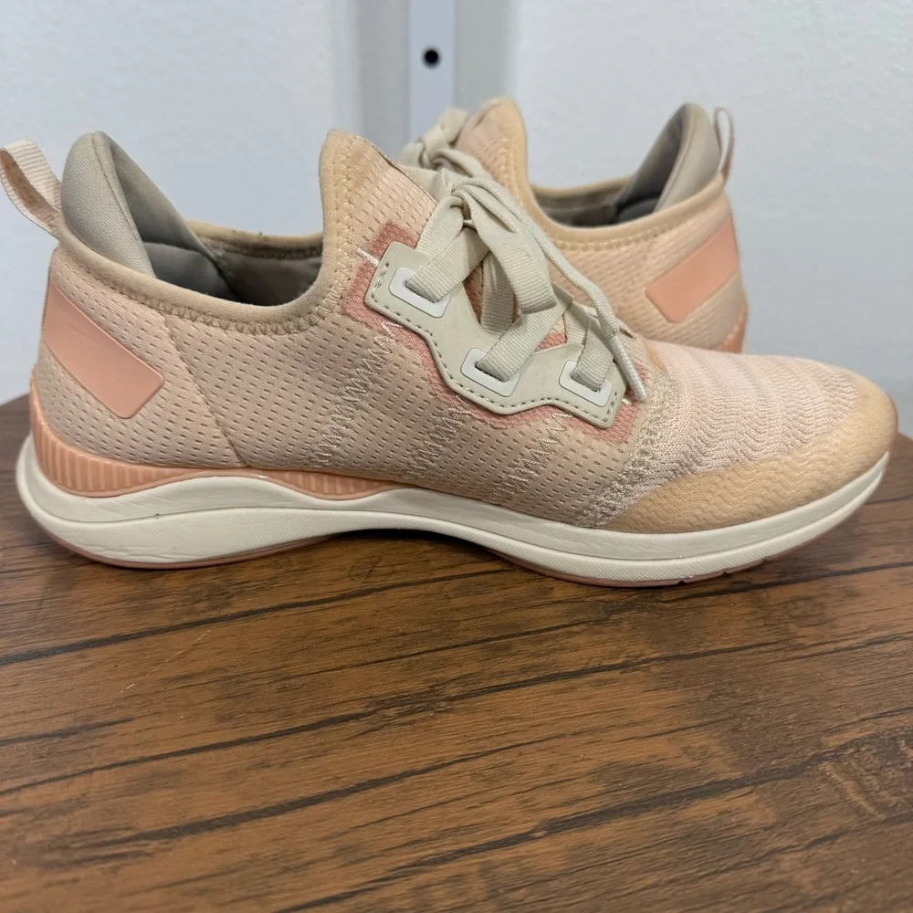 Kuru Stride‎ Move Walking Shoes Size 7.5 Pink